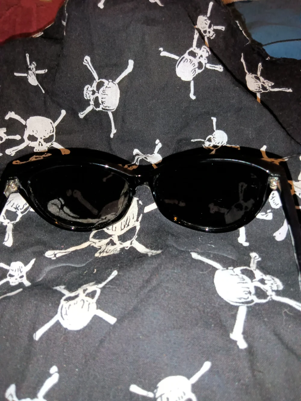 Polaroid Sunglasses Black Polarized Mens Womens PLD 6104/S/